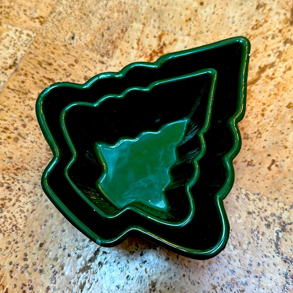 Vintage dolomite nesting Christmas tree dishes. Set of 2